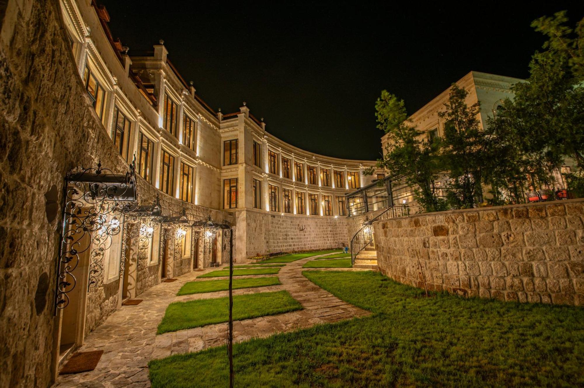 Sobek Stone House Cappadocia Bed & Breakfast เนฟซิเฮียร์ ภายนอก รูปภาพ